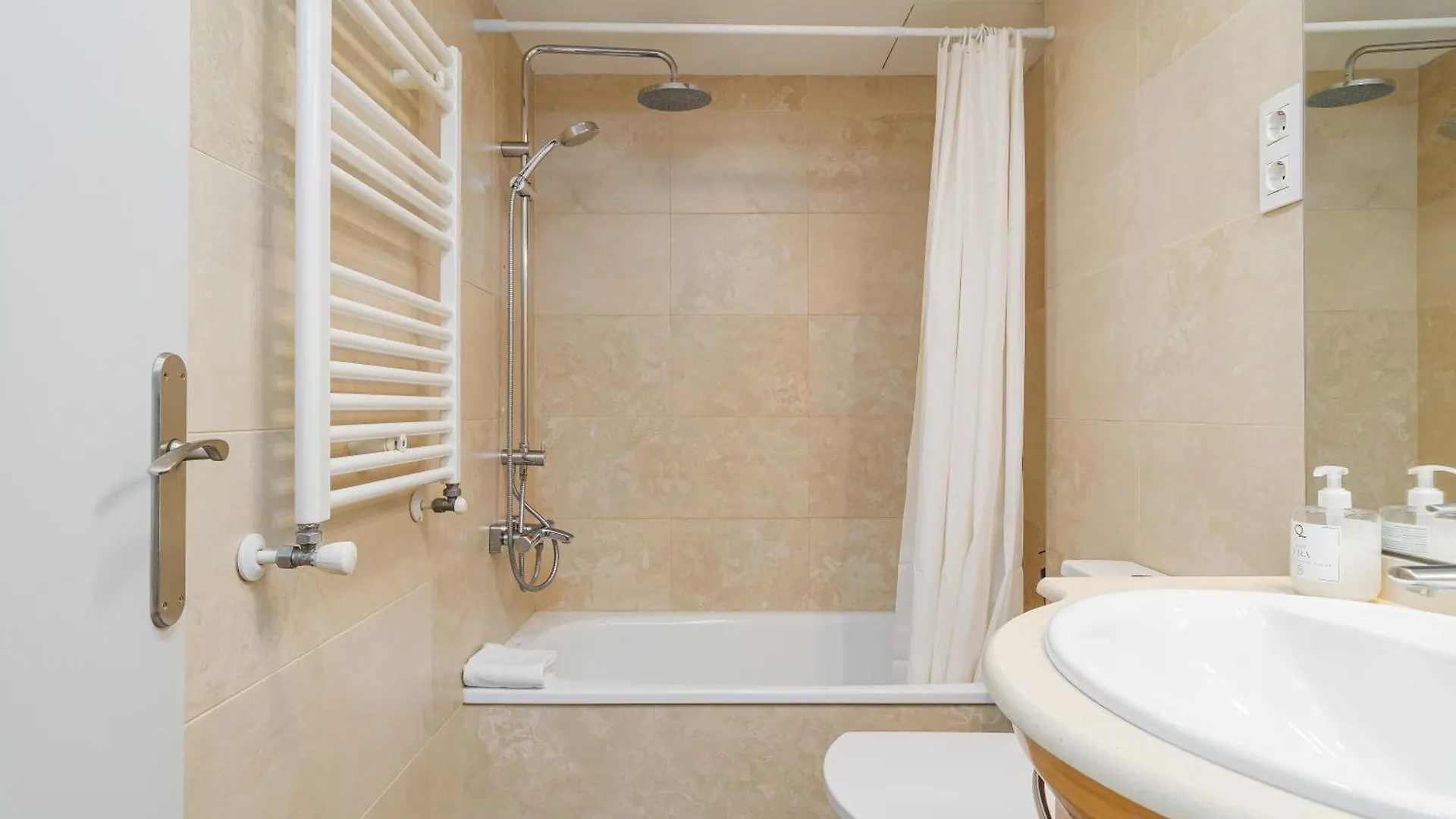 Bright Apt With Amazing Views Barcelona Apartmán